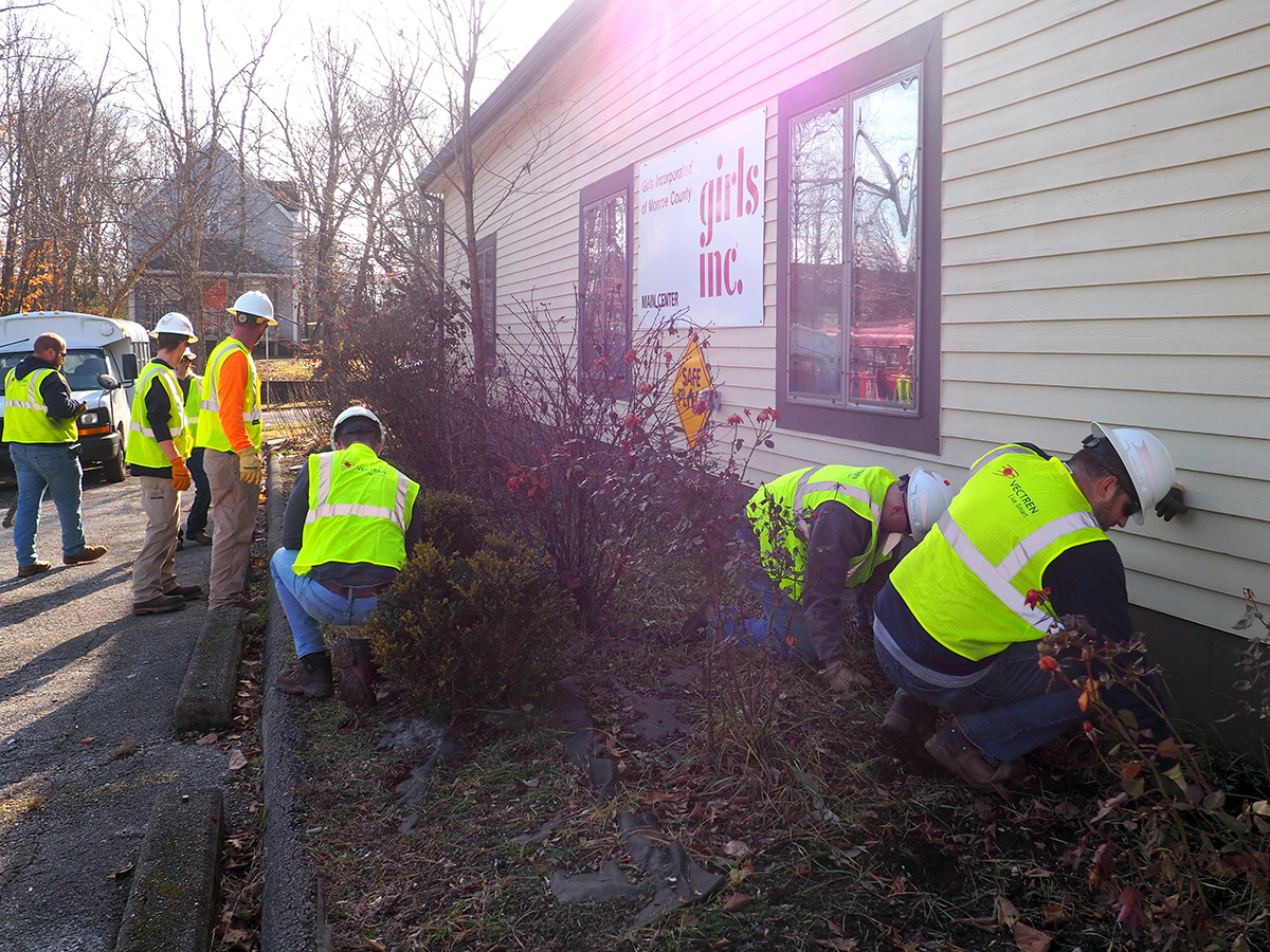 On November 30, a team of 11 Vectren employees took a day to give back to the community through United Way. They traveled to three different locations—two LifeDesigns group homes and Girls Inc.—to fill potholes, clear bush, remove dead trees, work on general landscaping, and repair fences to ensure safe and welcoming environments for people served by these agencies.